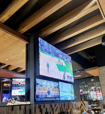 Tom's Watch Bar - National Harbor by null