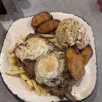El Pollon - Bistek lo poble - Peruvian Near Me - Carnegie, Pennsylvania