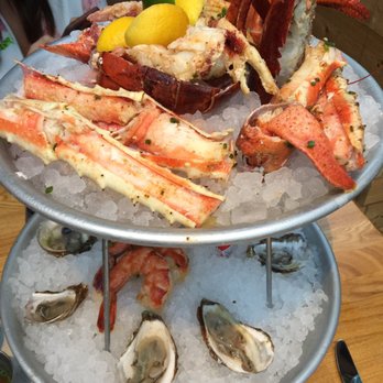 Herringbone Waikiki - Seafood Near Me - Honolulu, Hawaii