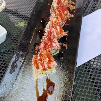 Kizuna Sushi Bistro - Sushi Bars Near Me - Glen Ellyn, Illinois