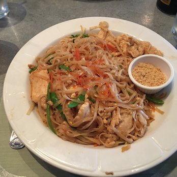 Green Leaf - Pad Thai with Chicken - Japanese Near Me - Cockeysville, Maryland Green Leaf - Pad Thai with Chicken - Japanese Near Me - Cockeysville, Maryland