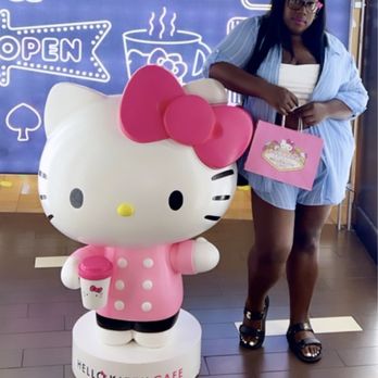 Hello Kitty Cafe - Fashion Show Mall location - Desserts Near Me - Las Vegas, Nevada