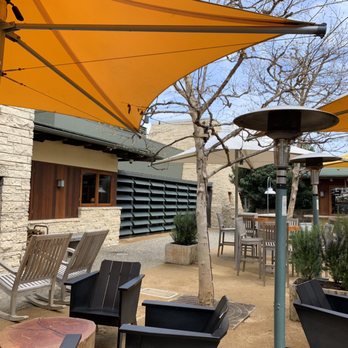 Rutherford Grill - Outside patio - American Near Me - Rutherford, California