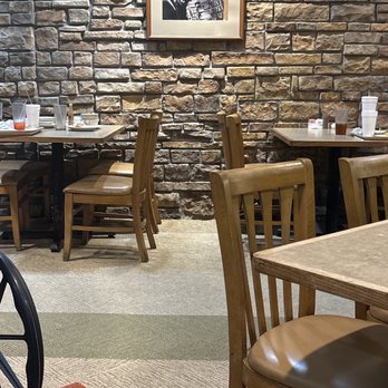 Piccadilly - every table was filthy. - American Near Me - Metairie, Louisiana