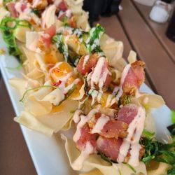 Yellowfin's Bar & Grill Long Neck - Tuna Nacho.