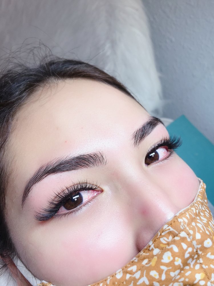 Lashes  By Tammy Logo