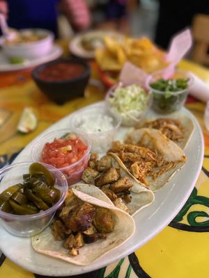 Los Jefes Grill by null