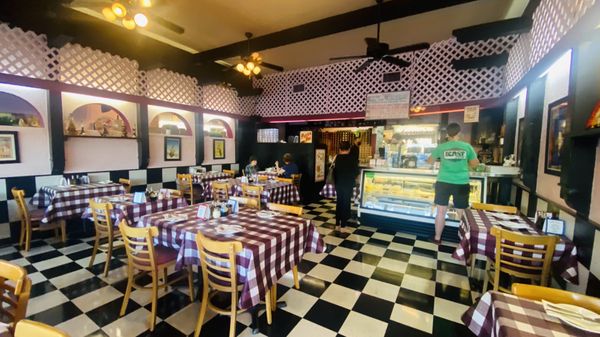 Lorna's Italian Kitchen by null