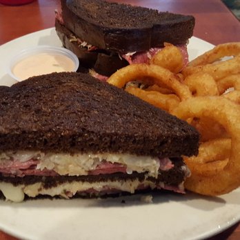 Farm House Cafe - Best Reuben Sandwich - Bakeries Near Me - Omaha, Nebraska