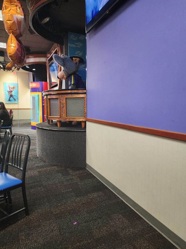 CHUCK E. CHEESE 21 Photos & 53 Reviews 1447 North Davis Rd, Salinas