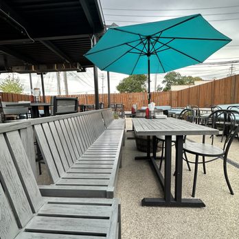 Dukes N’ Boots - Outdoor patio - Burgers Near Me - Willoughby, Ohio