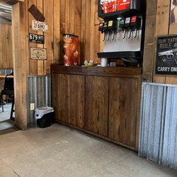Big Ed's BBQ - Inside the restaurant