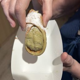 Pistachio cream cannoli Pistachio cream cannoli