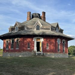 Pickaway County - Octagon house on Crites.