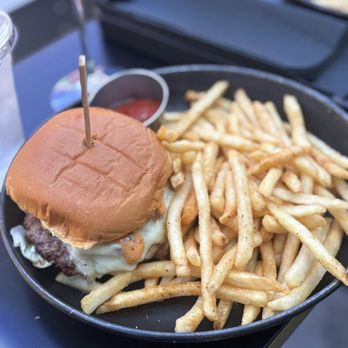 Cosm Dallas - Smashburger - Venues & Event Spaces Near Me - The Colony, Texas