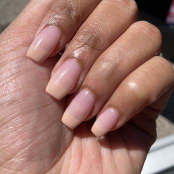 Glamor Nails & Spas - This isn't ombré. This is very poor blending skills. - Nail Salons Near Me - Litchfield Park, Arizona