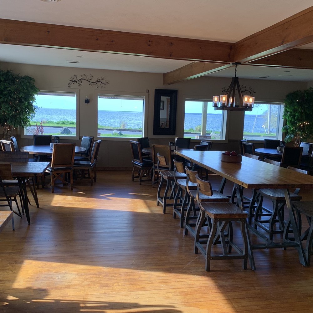 Oneida Lake Brew Haus - a view of the dining room - Brewpubs Near Me - Verona, New York