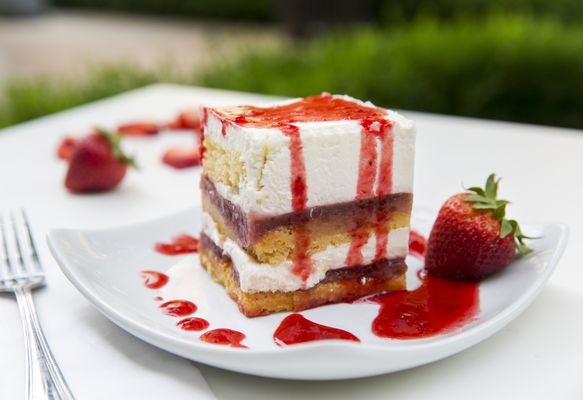 La Creme Frozen Yogurt