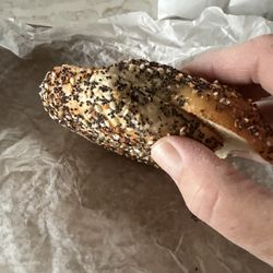 Benny's Bagels