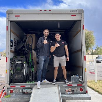Stars And Stripes Moving Group - Taking care of your things like it's cool, because it is - Movers Near Me Stars And Stripes Moving Group - Taking care of your things like it's cool, because it is - Movers Near Me
