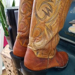 Changed the heel from a Ranger Heel to a Spur Heel.