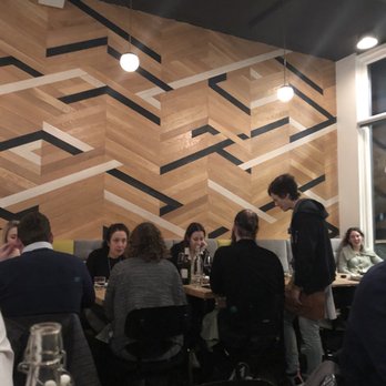 Giant - Inside - New American Near Me - Chicago, Illinois