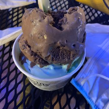 Kilwins - Desserts Near Me - Orange Beach, Alabama