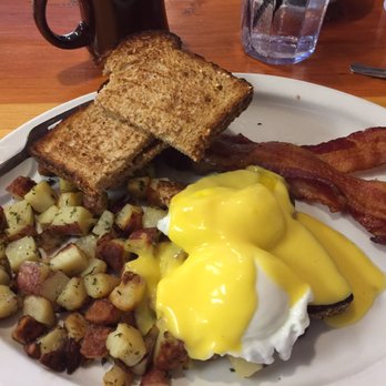 Notchtop - All American breakfast with poached eggs. Had to put the eggs on toast and request hollandaise myself. - Breakfast & Brunch Near Me - Estes Park, Colorado