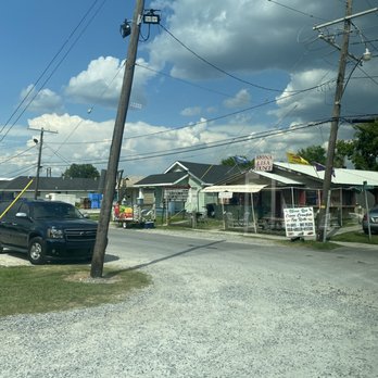 N'awlins Luxury Tours - Stop by Mona Lisa's before and after your swamp tour, amazing (albeit scary-looking) local bar - Tours Near Me N'awlins Luxury Tours - Stop by Mona Lisa's before and after your swamp tour, amazing (albeit scary-looking) local bar - Tours Near Me