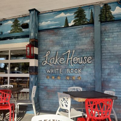 Lake House Bar and Grill by null
