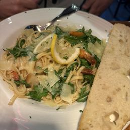 Pasta with shrimp and scallops Pasta with shrimp and scallops