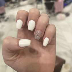 Belle’s Nail Bar