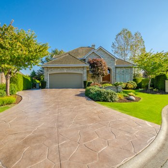 Brick & Ponds - a driveway in a residential neighborhood - Landscaping Near Me Brick & Ponds - a driveway in a residential neighborhood - Landscaping Near Me