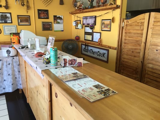 Handy's Smokehouse Delicacies by null