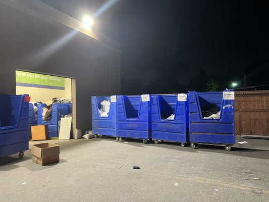 Goodwill Bins Long Beach