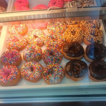 Donut Fantasy - Donuts Near Me - Clovis, California