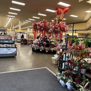 Vons - Inside..... - Grocery Near Me - Clovis, California