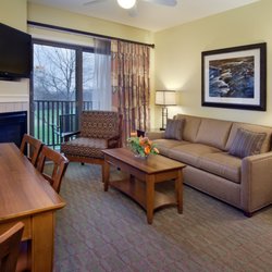 Holiday Inn Club Vacations At Lake Geneva Resort - Living room with pullout sleeper sofa