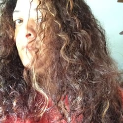 Erika's Spa de Beaute & Salon - This is what my hair looks like wet.
Still looks good. That's Erika's hard work.