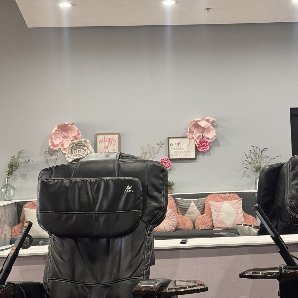 Blush Boutique Nail Salon - Nail Salons Near Me - Arlington, Texas