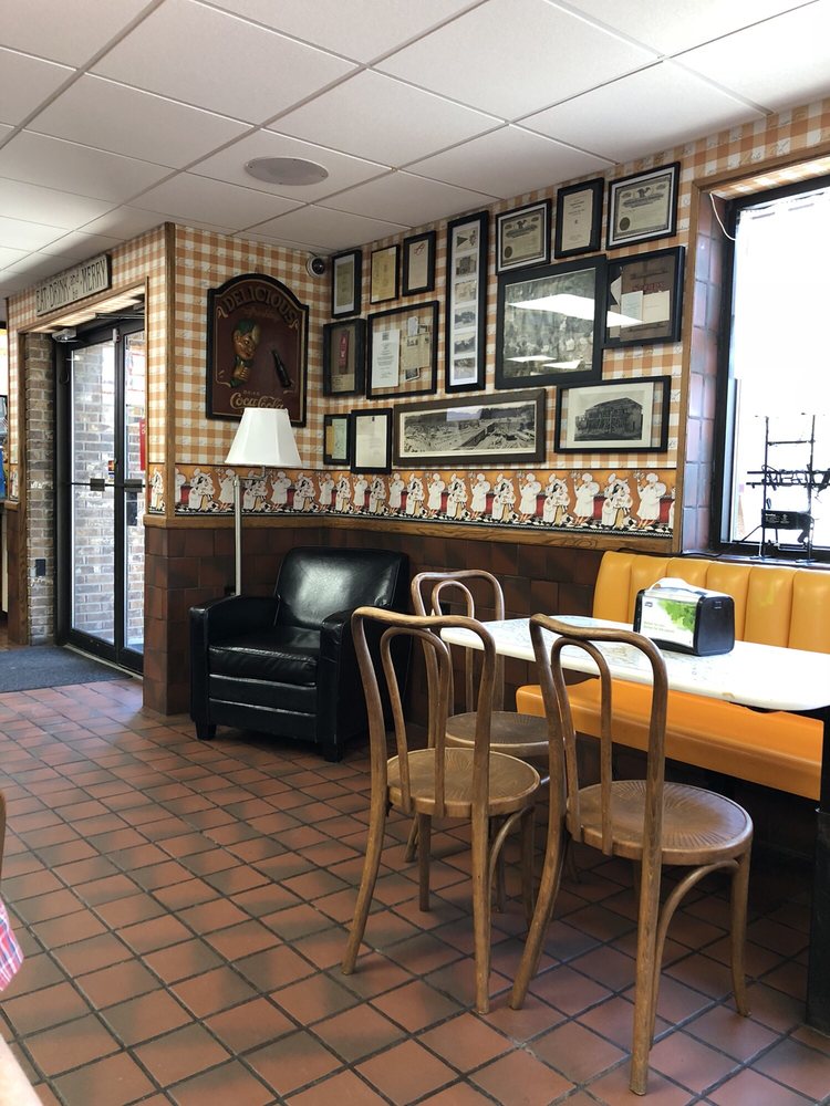 MILL CITY DAIRY BAR Updated September 2024 19 Photos & 17 Reviews 1622 Sr 307, Near Lake