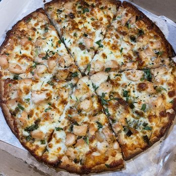 Leucadia Pizza Kitchen - Roasted Garlic Chicken Pizza on gluten free crust - Pizza Near Me - Point Loma, California