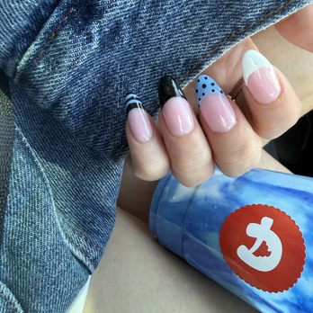 Momo Nail Spa - Nail Salons Near Me - Pembroke Pines, Florida