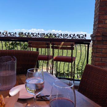 Miramonte Winery - Wineries Near Me - Temecula, California