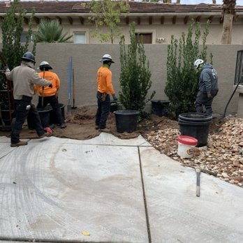 Moon Valley Nurseries - Work crew planting. - Nurseries & Gardening Near Me - Las Vegas, Nevada Moon Valley Nurseries - Work crew planting. - Nurseries & Gardening Near Me - Las Vegas, Nevada