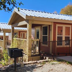 Mt Lemmon Hotel - I stayed in cabin number eight made new friends with cabin number 9