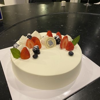Paris Baguette - Strawberry Soft Cream Cake - Coffee & Tea Near Me - New York, New York
