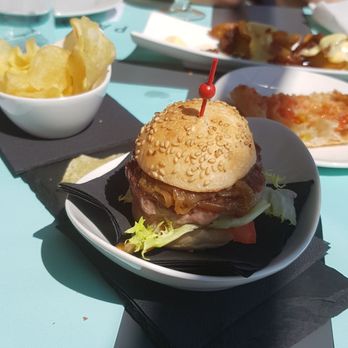 Xiroi Ca La Nuri - Mini burger - Seafood Near Me - Barcelona, B Xiroi Ca La Nuri - Mini burger - Seafood Near Me - Barcelona, B