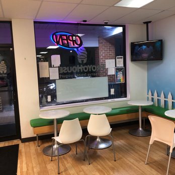 Froyo House - the interior of a fast food restaurant - Desserts Near Me - Arnold, Maryland Froyo House - the interior of a fast food restaurant - Desserts Near Me - Arnold, Maryland