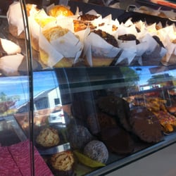 Meadowbank Bakery - Mmmm cupcakes!